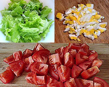 листья салата, нарезаный помидор и яйца