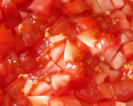мелко нарезанные помидоры