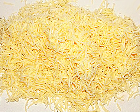 сыр и яичный желток
