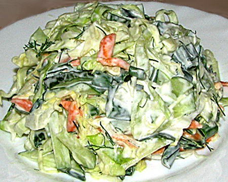 Салат из капусты с креветками